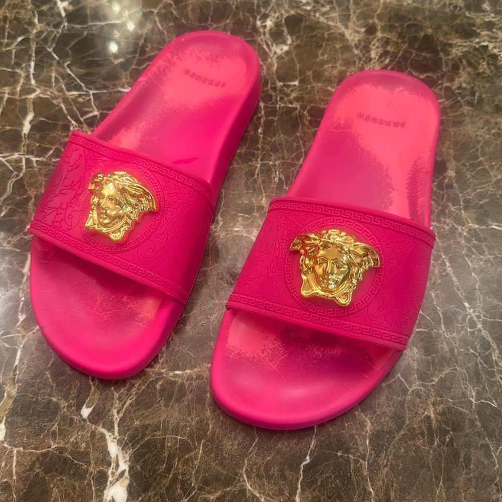 Versace Medusa rubber pool slides 40. Size 9